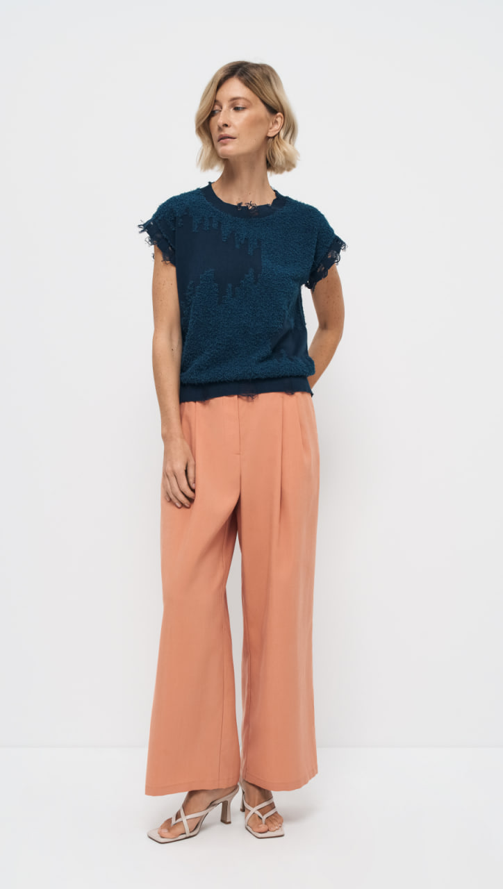 ЖИЛЕТ ALPECORA свободного прямого силуэта с гранжевыми деталями из смесовой хлопковой пряжи